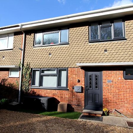 Crown Meadow - 4 Bedroom House - Heathrow - Excellentstays Colnbrook Luaran gambar