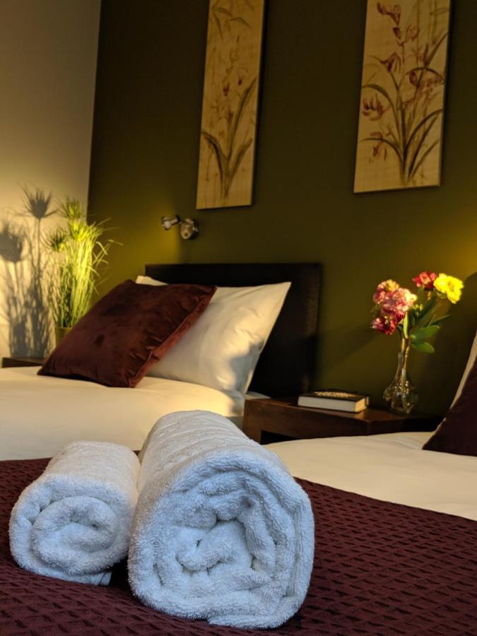 Crown Meadow - 4 Bedroom House - Heathrow - Excellentstays Colnbrook Luaran gambar